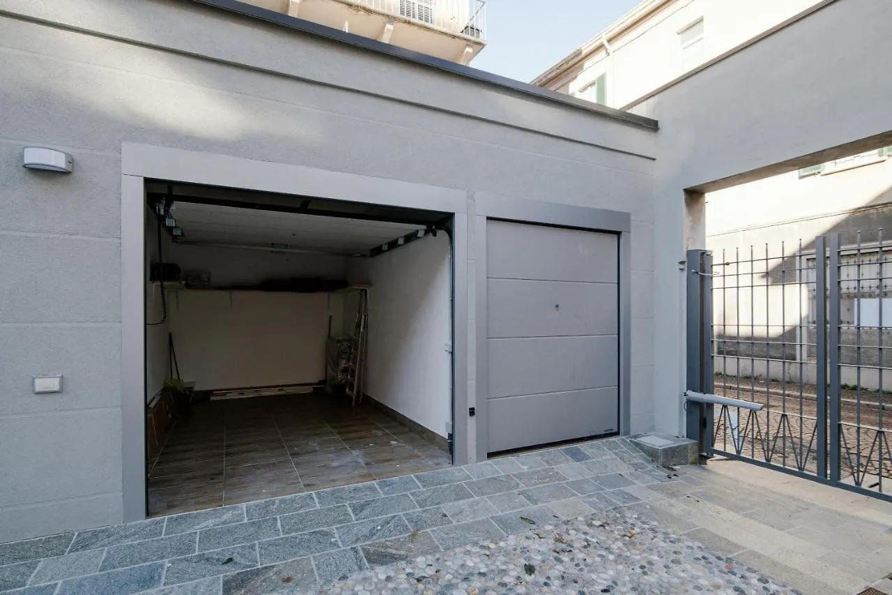 Ferienwohnung Borgovico Garden - The House Of Travelers Como Apartment