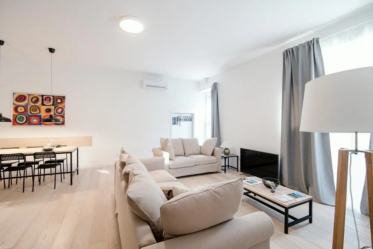Ferienwohnung Borgovico Garden - The House Of Travelers Como