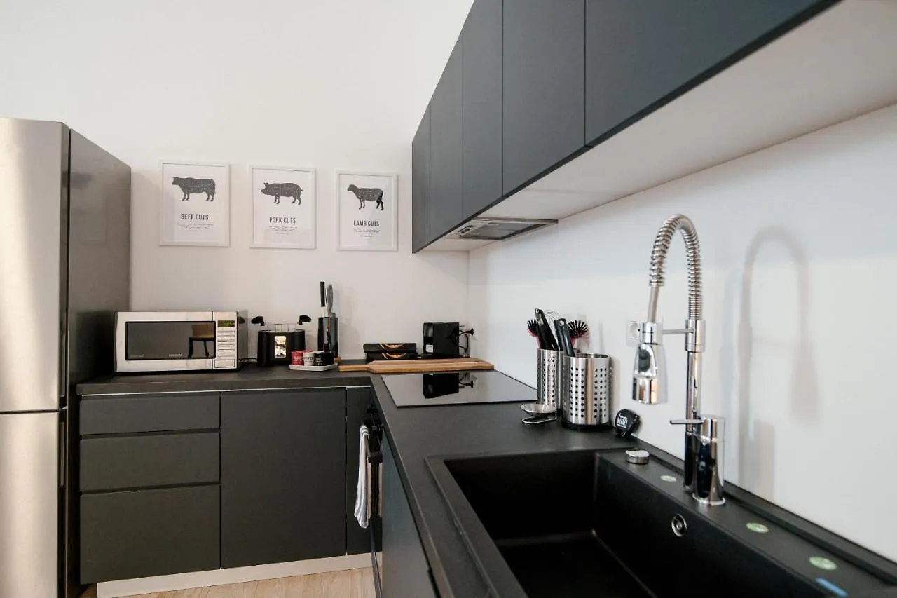 Ferienwohnung Borgovico Garden - The House Of Travelers Como Apartment
