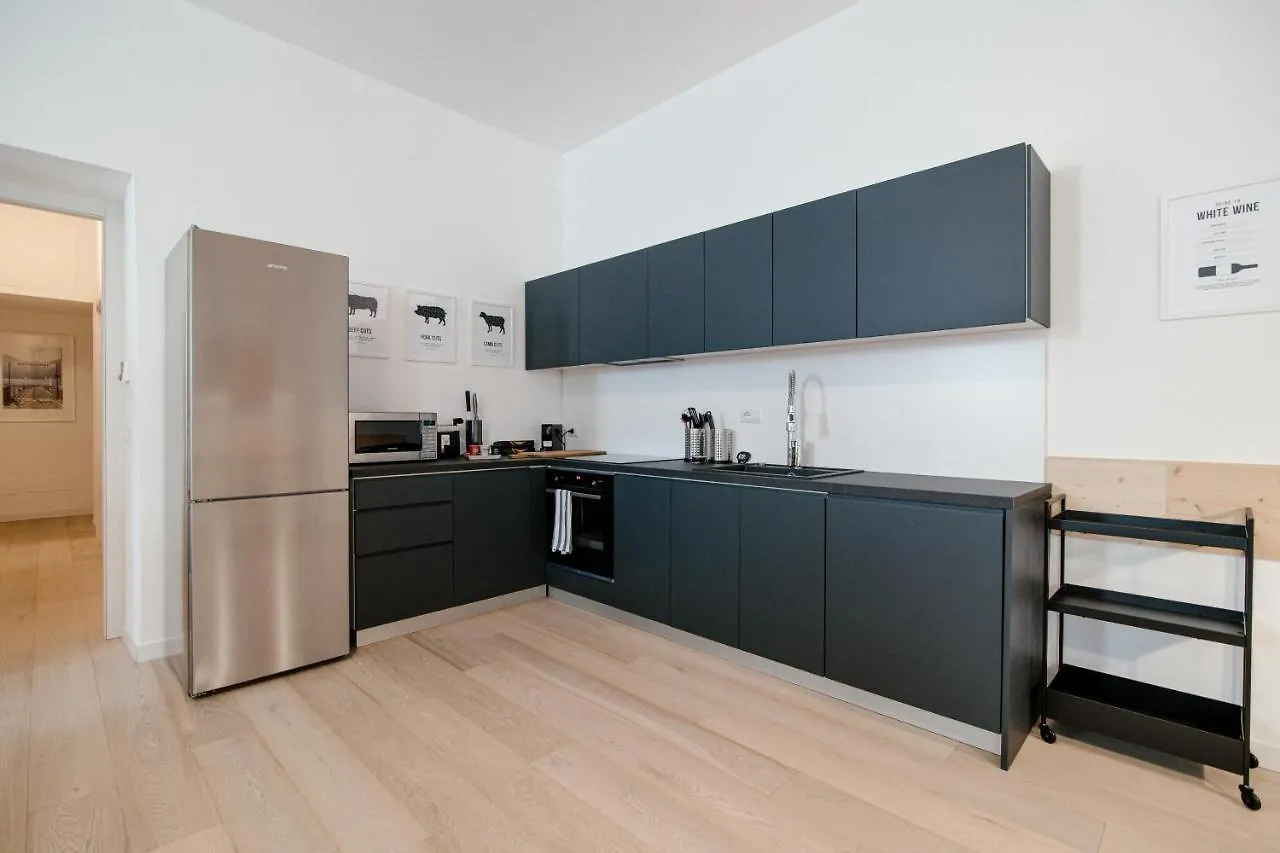Apartment Ferienwohnung Borgovico Garden - The House Of Travelers Como Italien